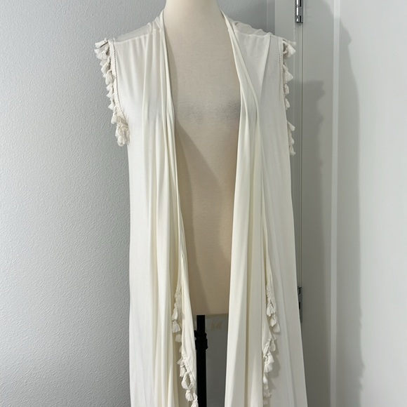 New POL Medium Ivory White Sleeveless Boho Long Duster Kimono Top w/Tassels - Picture 14 of 15